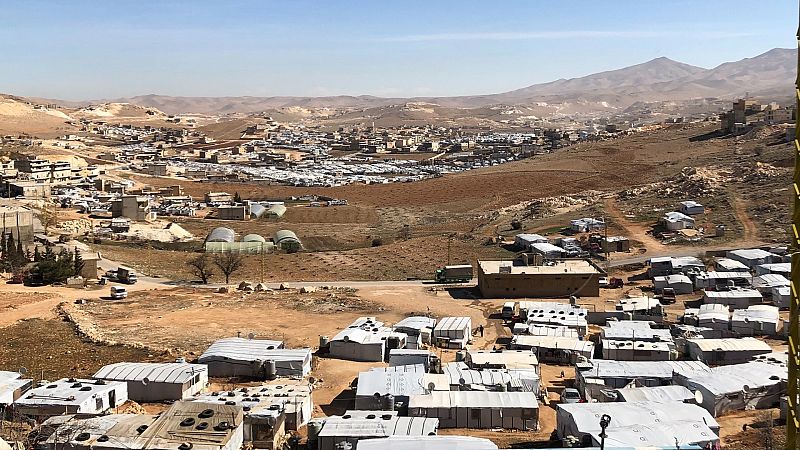  Más de 130 asentamientos de refugiados sirios rodean Arsal, en la frontera con Siria
