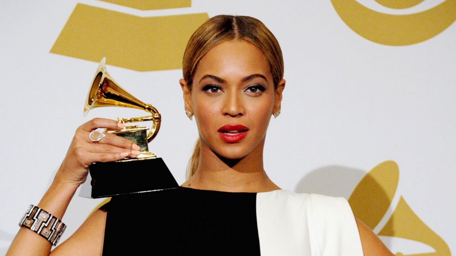 Beyoncé está a punto de convertirse en la mujer más premiada, pero tiene más récords a su alcance