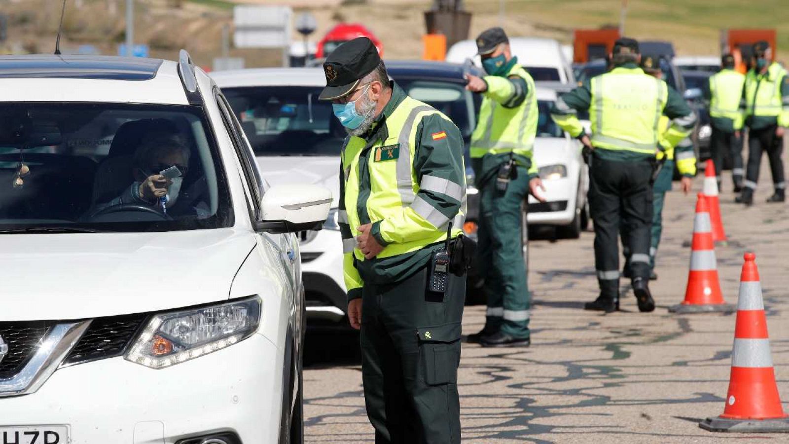 Control policial en Madrid, para vigilar la circulación de vehículos en los puentes festivos de San José y Semana Santa