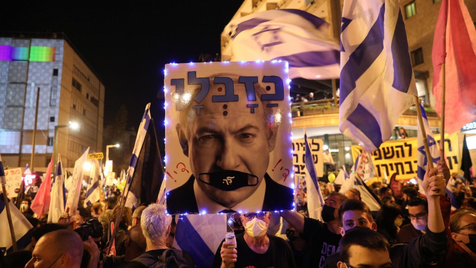 Una imagen de la manifestación contra el primer ministro de Israel, Benjamín Netanyahu, frente a su residencia oficial en Jerusalén el sábado 20 de marzo de 2021.