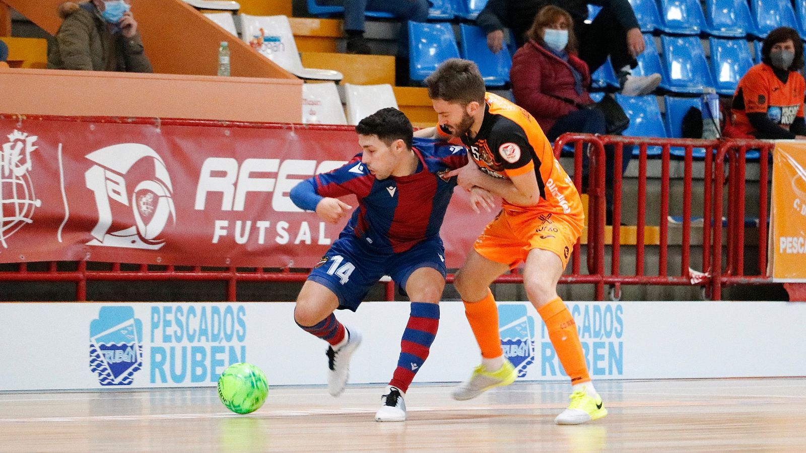 El Levante ha caído ocho jornadas después ante Pescados Rubén Burela.