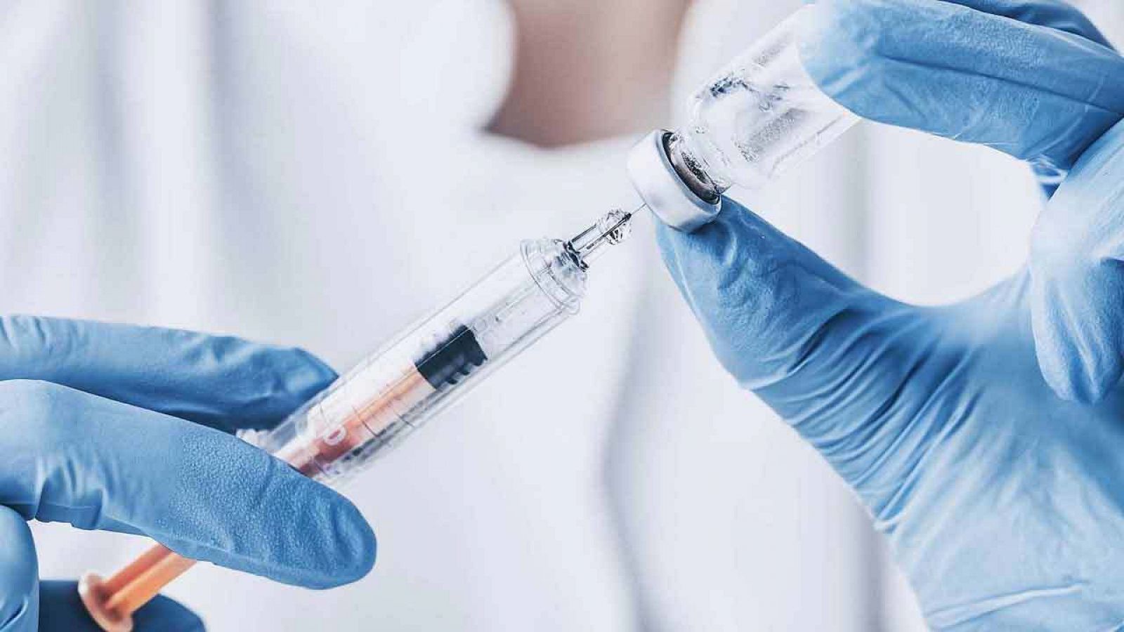 Arriben a Catalunya les noves dosis de la vacuna d'AstraZeneca