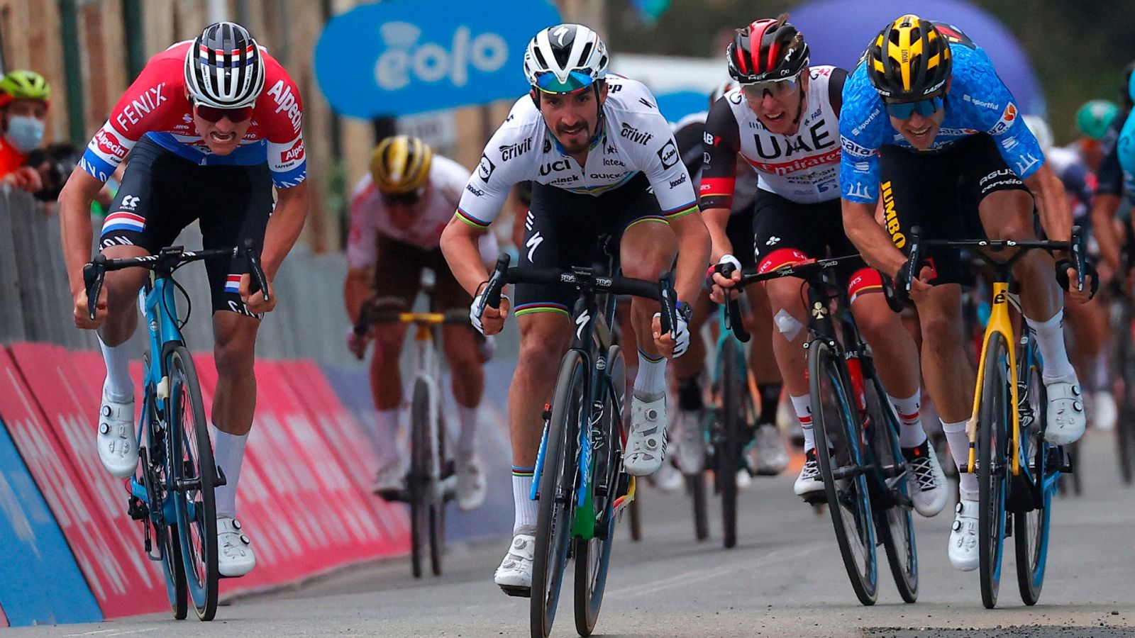 Mathieu Van der Poel, Julian Alaphilippe y Wout Van Aert