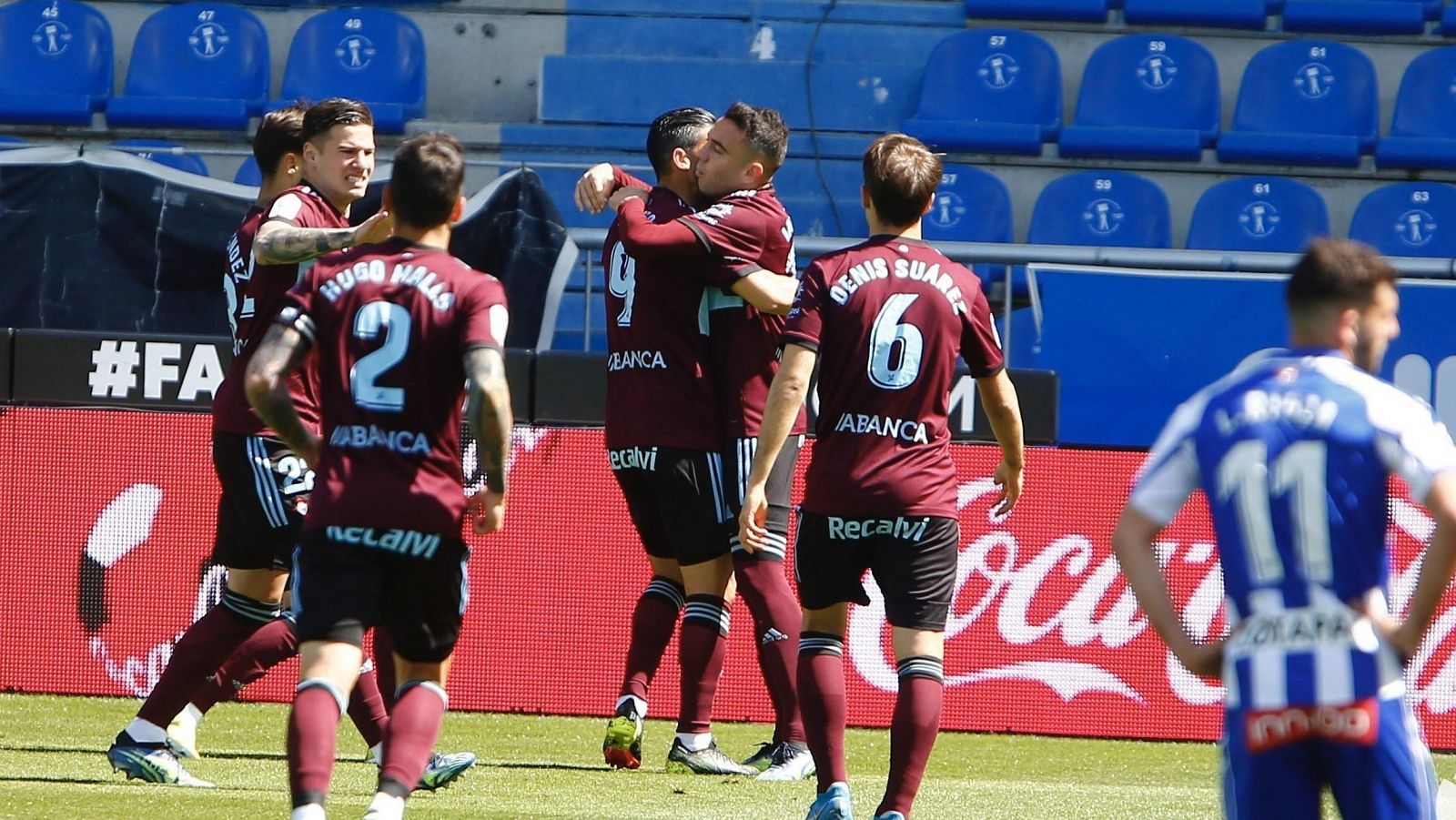 Los jugadores del Celta celebran la victoria ante el Alavés