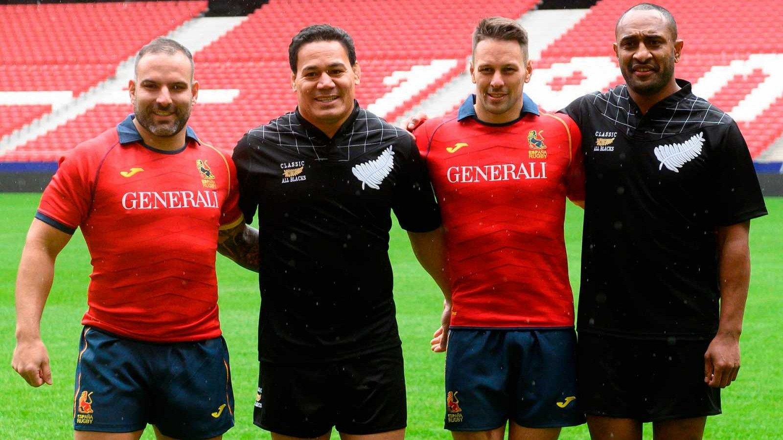 Jugadores de España y All Blacks cuando se presentó el partido en el Metropolitano.