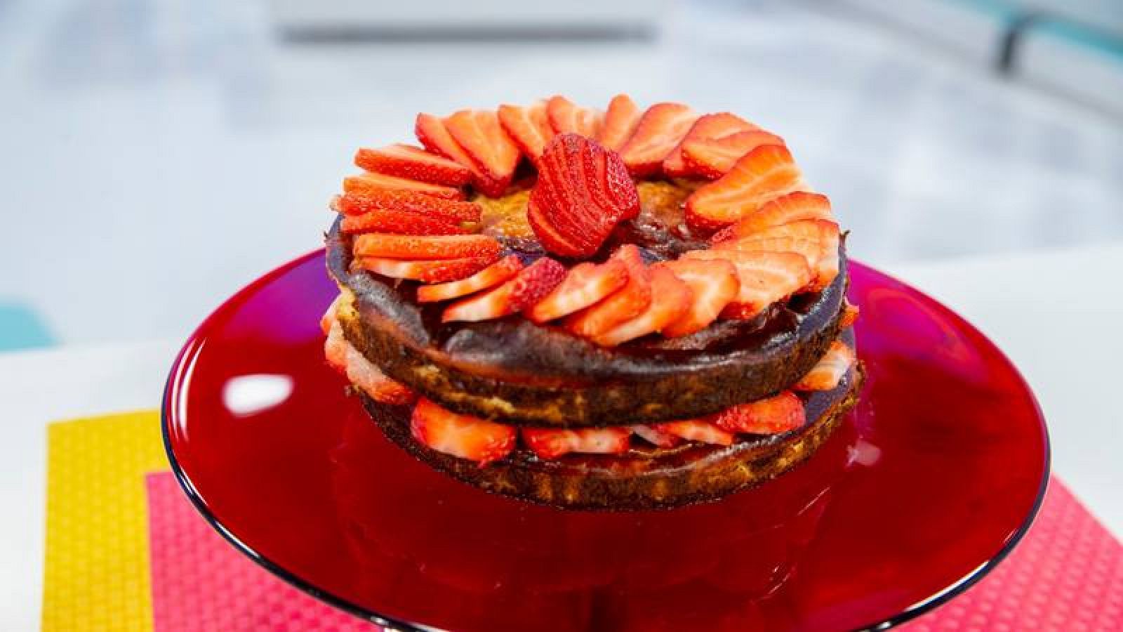 Tarta de requesón con fresas 