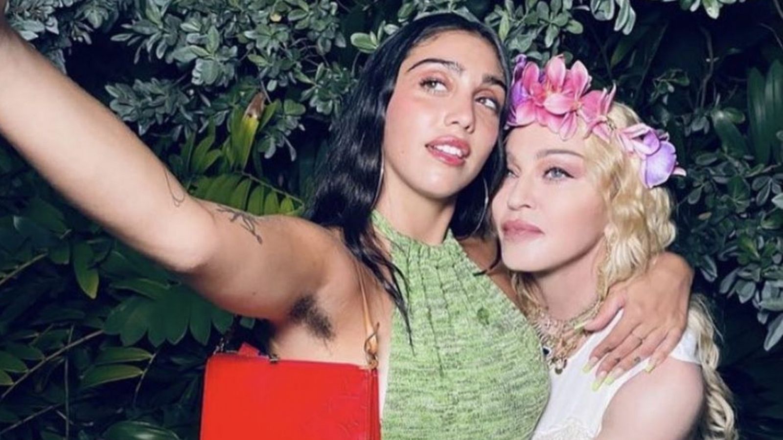 Lourdes Leon y Madonna, madre e hija, posan para un selfi