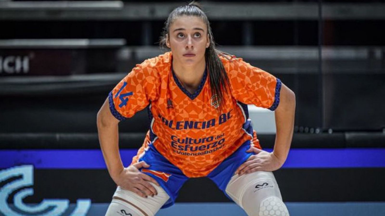 Raquel Carrera hace historia en el draft de la WNBA.