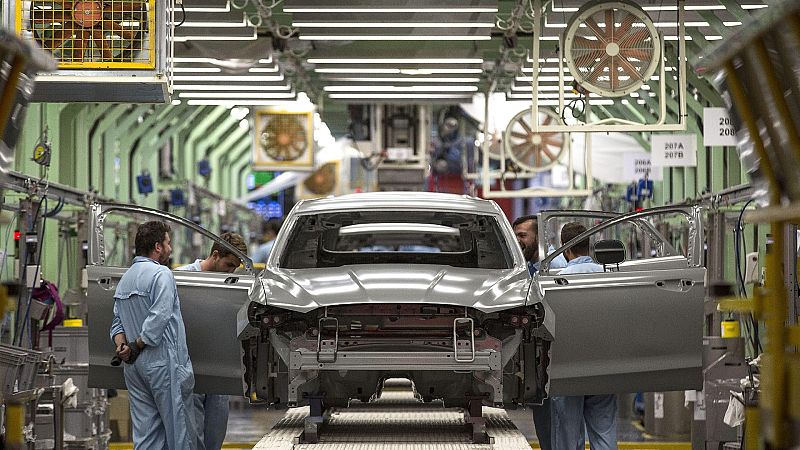 Una línea de producción en la planta de Ford en Almussafes