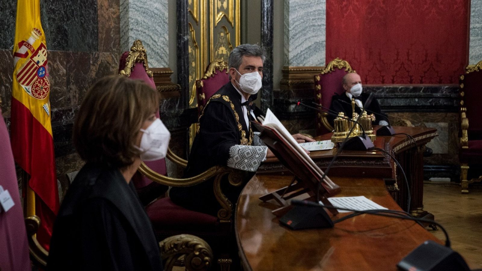  La fiscal general del Estado, Dolores Delgado, junto a Carlos Lesmes, presidente del Tribunal Supremo y el CGPJ