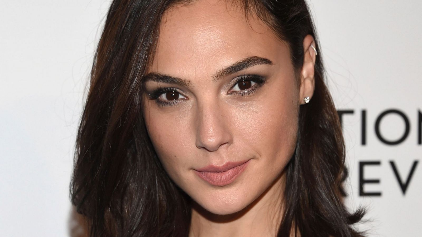 Fotografía de la cara de Gal Gadot en un photocall