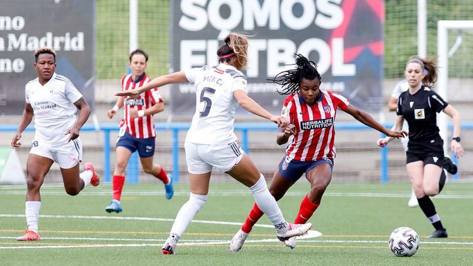 Imagen de archivo del partido de liga entre el Atlético femenino y el Madrid CFF.