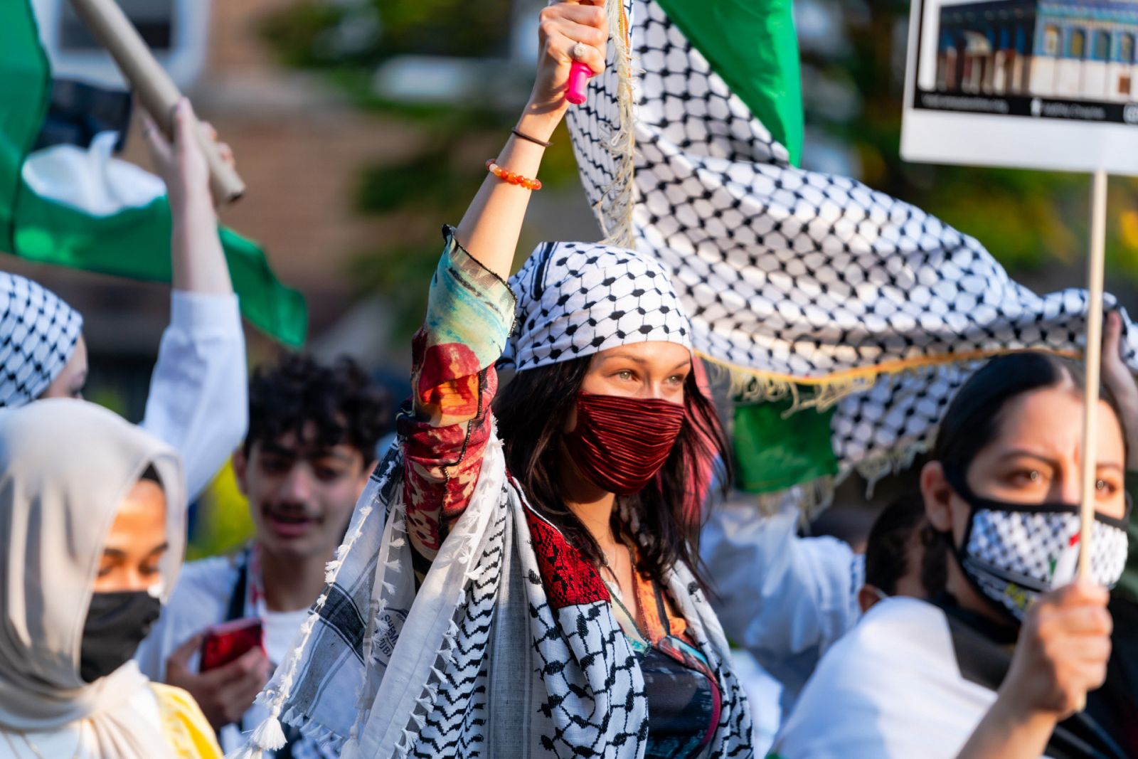 Bella Hadid en las manifestaciones de Nueva York en apoyo a Palestina