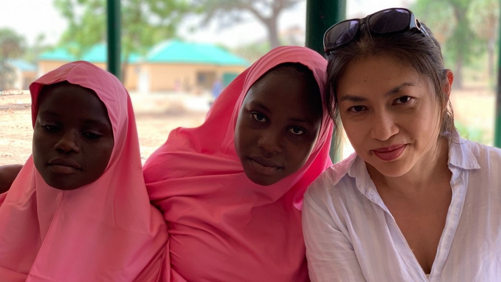 Melissa con Zara y otra niña cautiva de Boko Haram