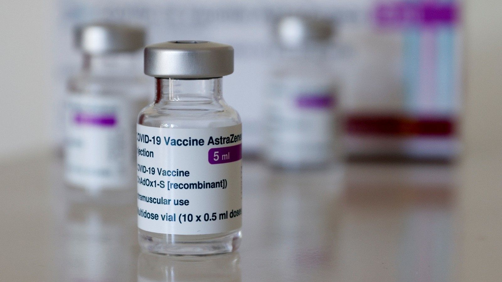 Viales de la vacuna de contra el coronavirus de AstraZeneca 