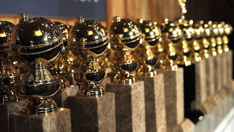 Imagen de archivo de varias estatuillas de los Globos de Oro.