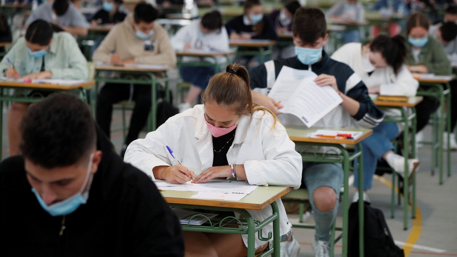 Examen de la prueba de acceso a la Universidad, EBAU, en Viveiro, Lugo, en julio de 2020