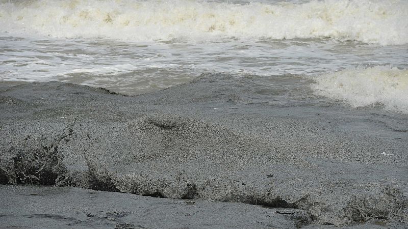 El barco ha naufragado con 160 personas a bordo