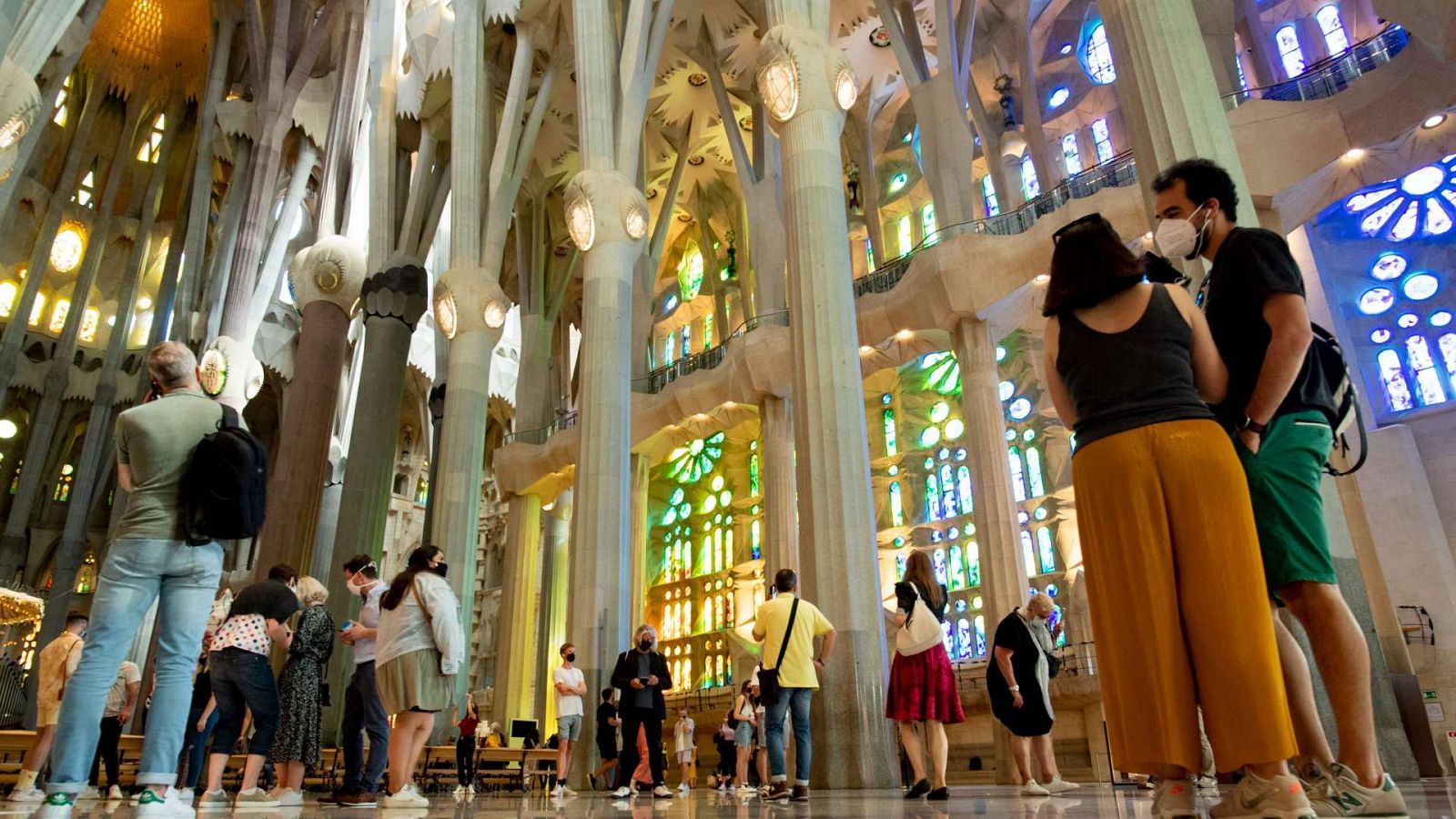 Imagen de los turistas en la Sagrada Familia este sábado