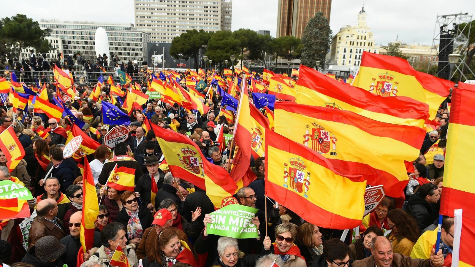 Imagen de archivo de la concentración convocada por el PP, Ciudadanos y Vox en la plaza de Colón de Madrid en 2019