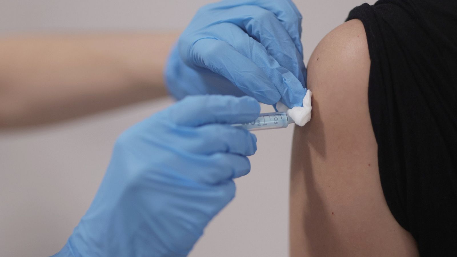 Imagen de la inoculación de la vacuna