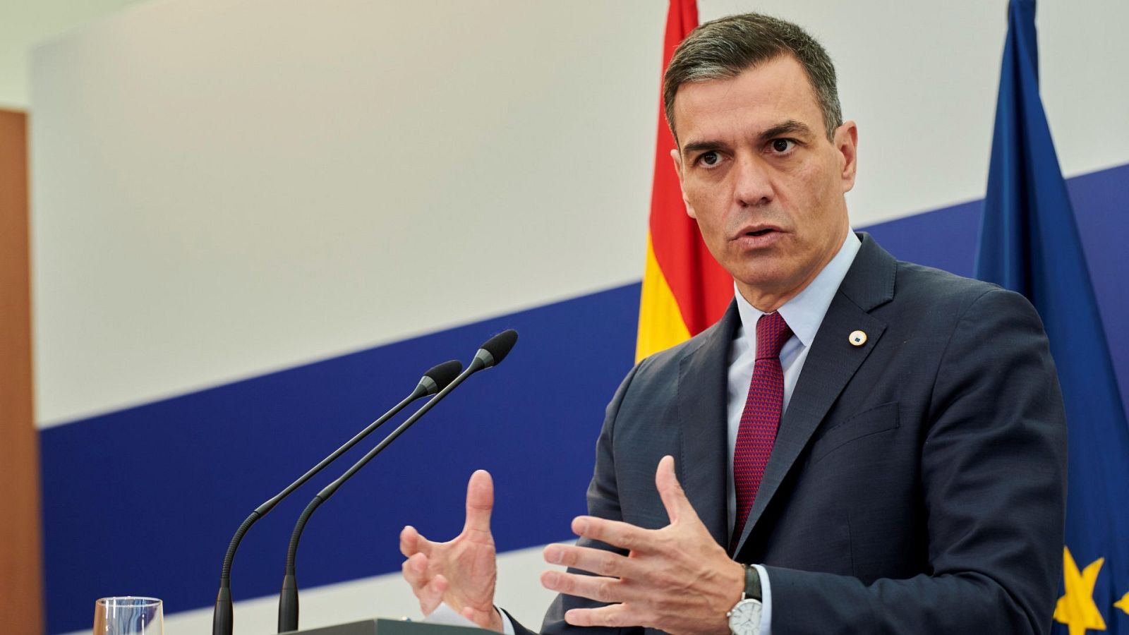 El presidente del Gobierno español, Pedro Sánchez durante una rueda de prensa ofrecida en la Representación Permanente de España ante la UE