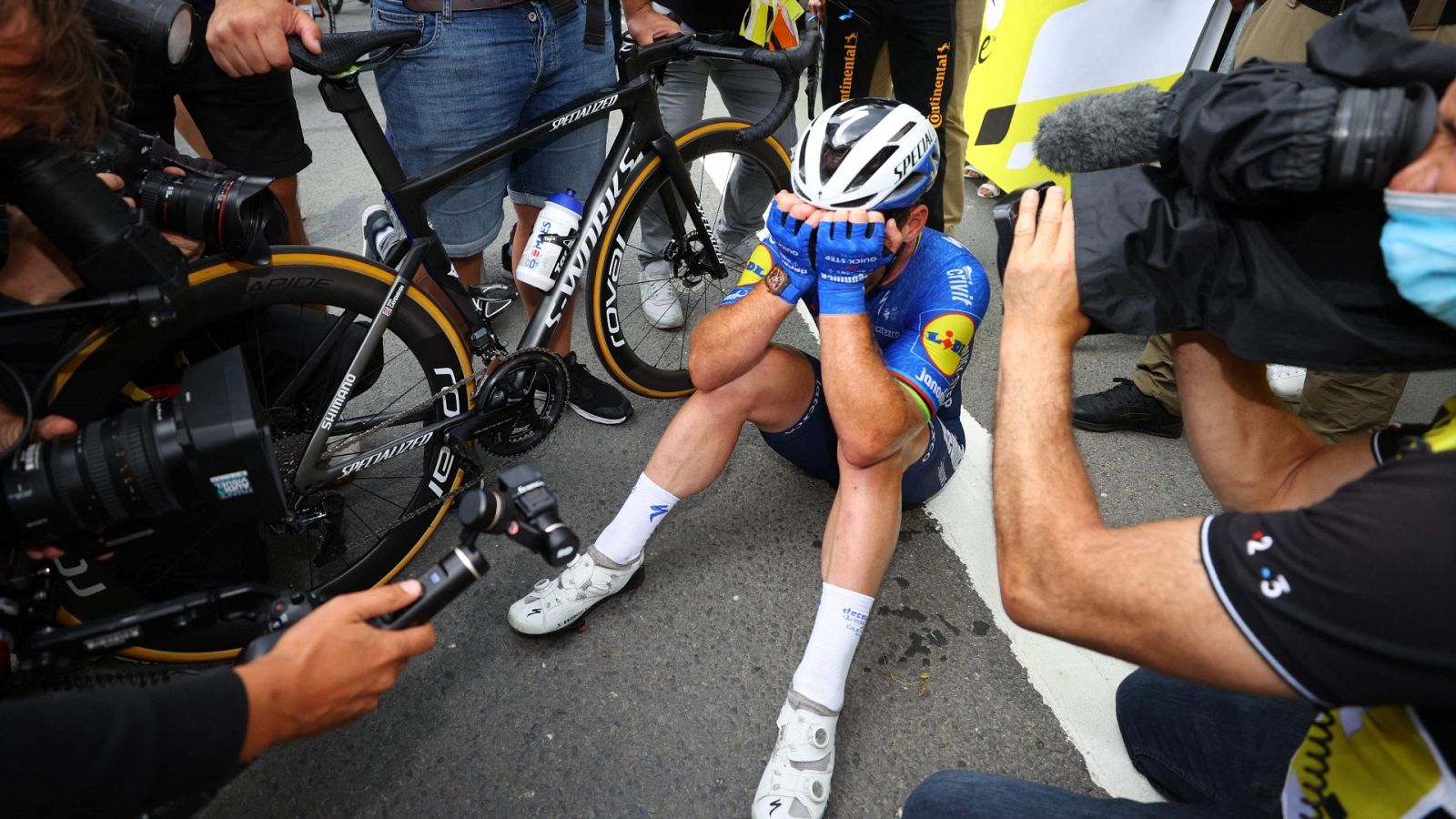 Mark Cavendish se emociona tras ganar la etapa 4 del Tour de Francia 2021