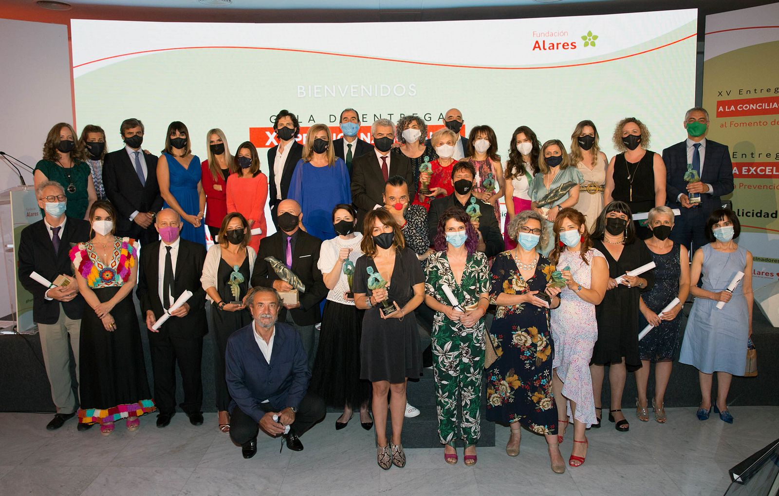Foto de familia de los Premios Alares