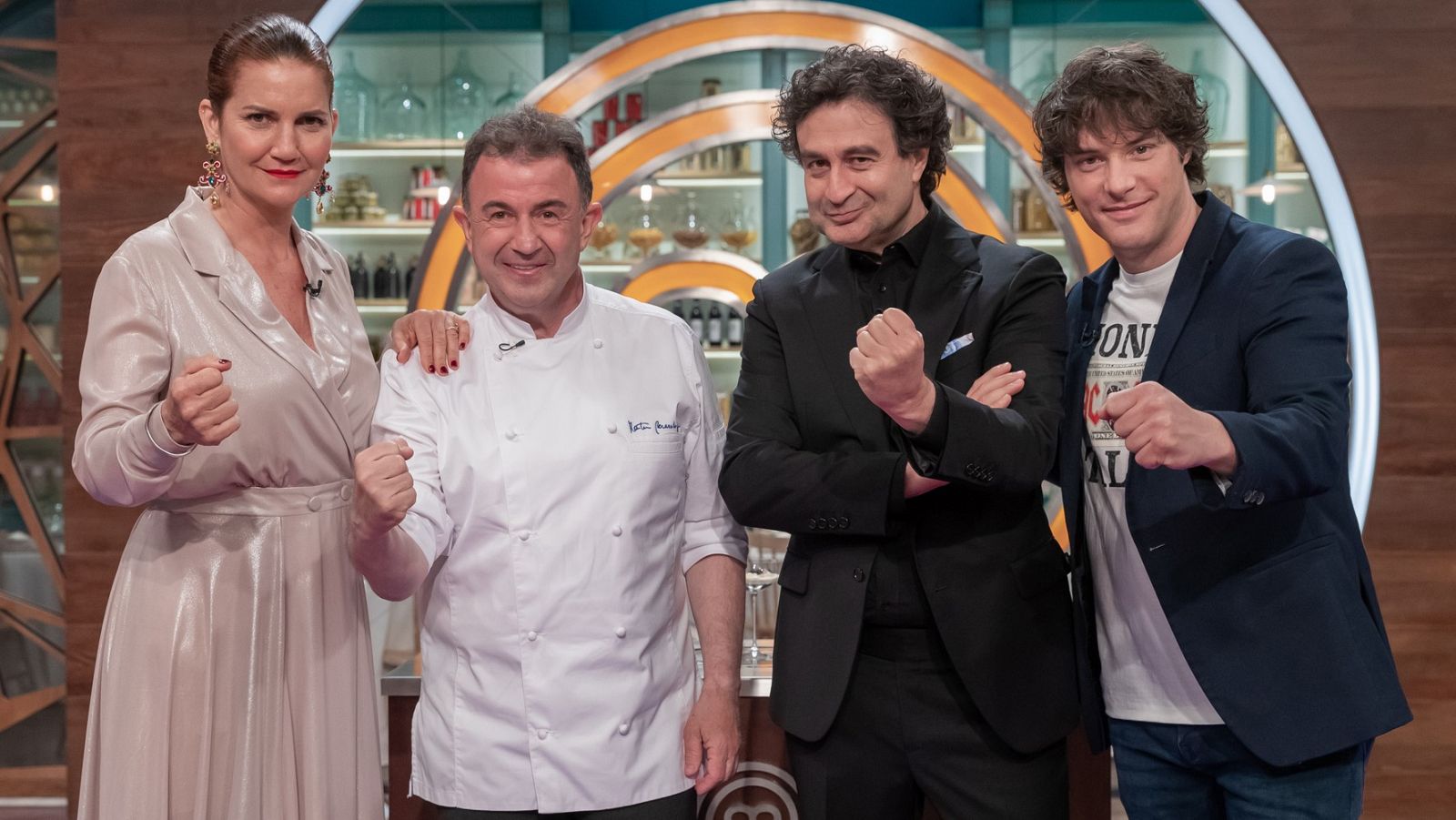 Jurado de MasterChef con Martín Berasategui