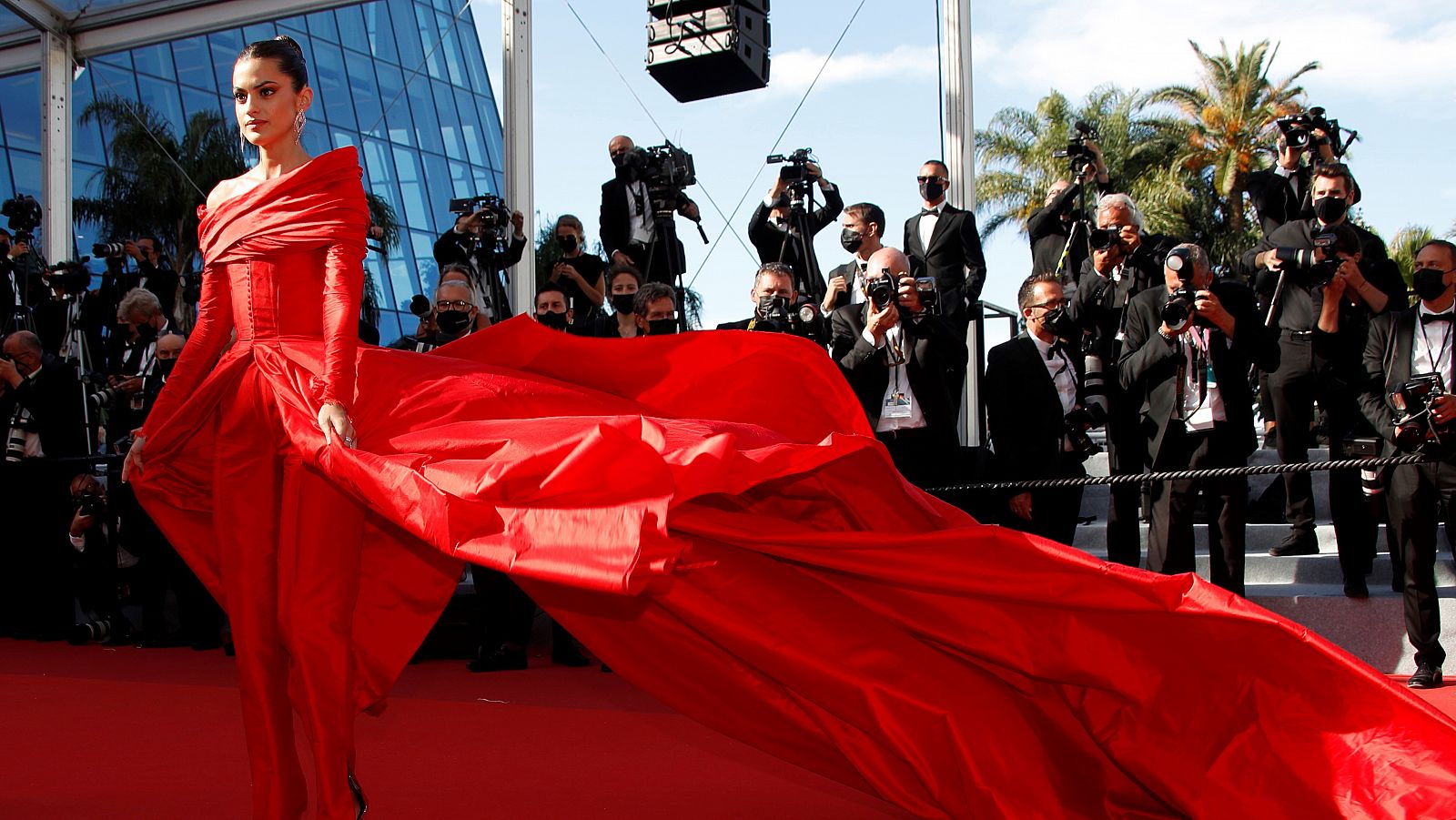 Marta Lorenzo, arrolladora, de Lorenzo Caprile en el Festival de Cannes