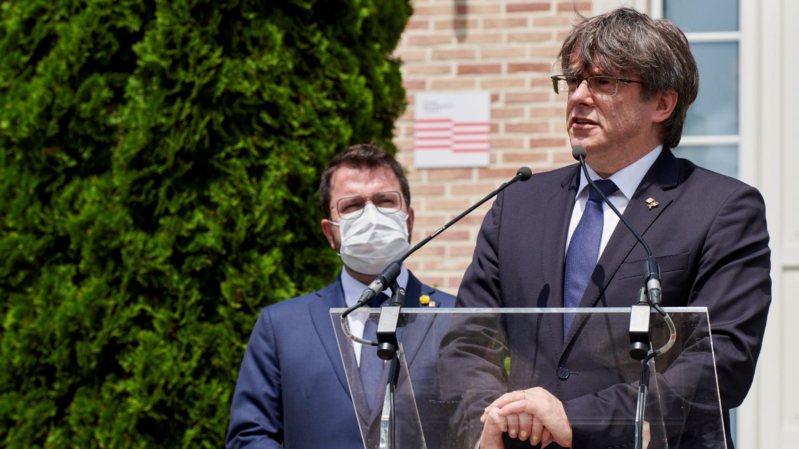 Carles Puigdemont ofrece una rueda de prensa acompañado de Pere Aragonès