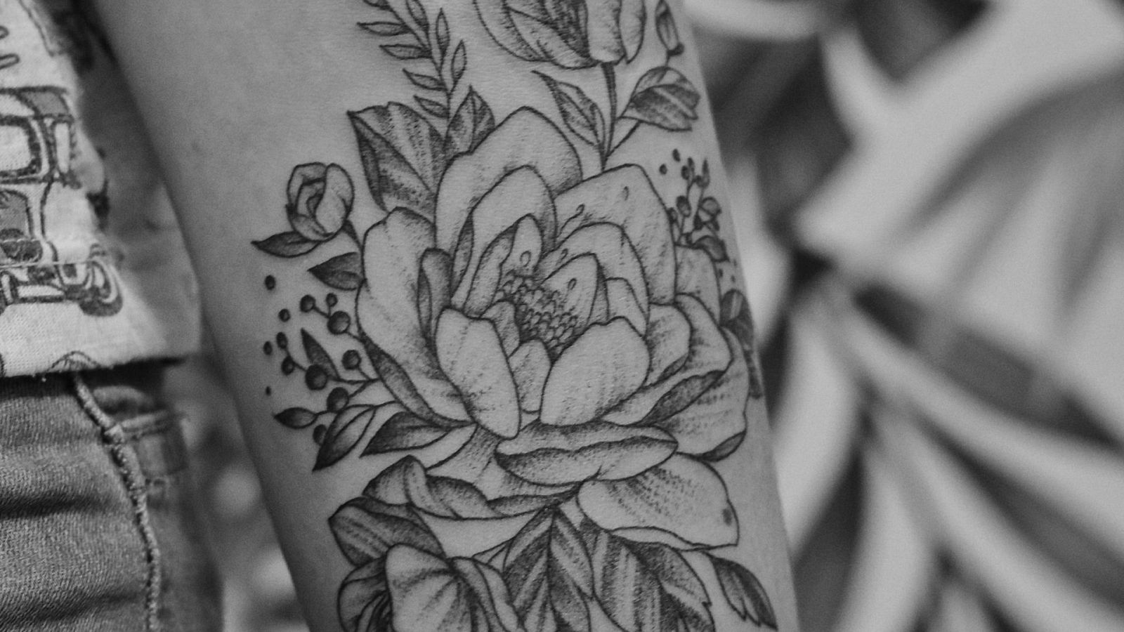 Imagen de un tatuaje de una flor