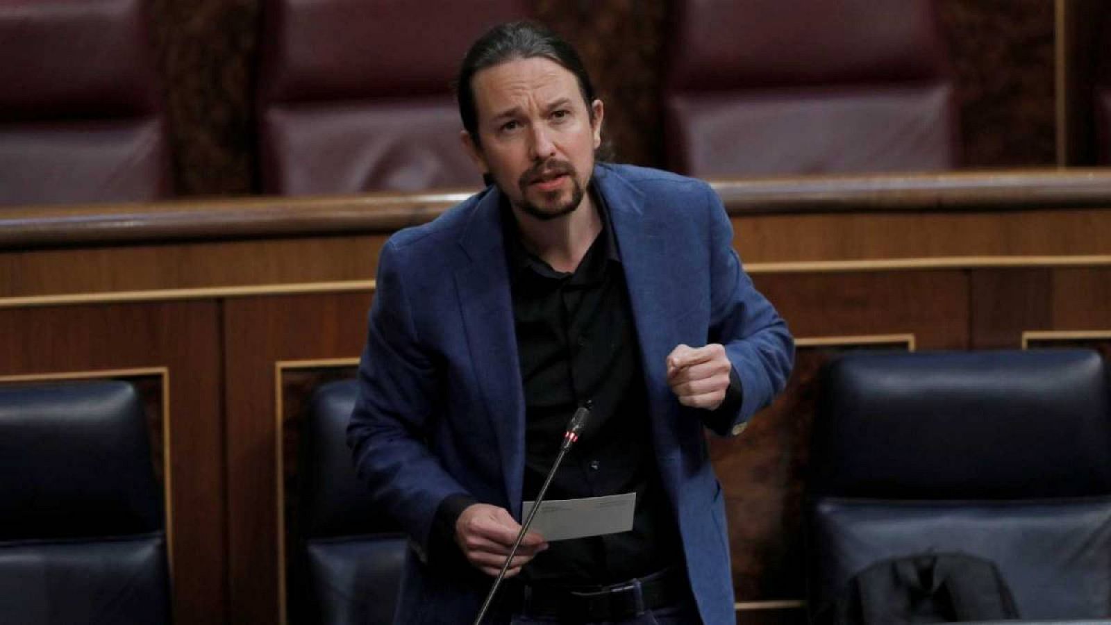 Pablo Iglesias interviene desde la tribuna del Congreso en una sesión de control al Gobierno.