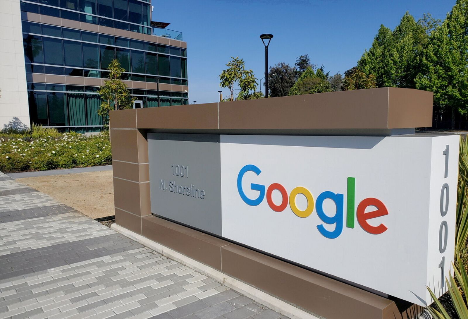 Letrero en una oficina de Google cerca de la sede de la compañía en Mountain View, California, EE. UU.