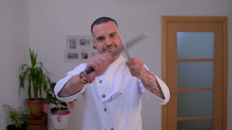 El Joan amb dos ganivets de cuina