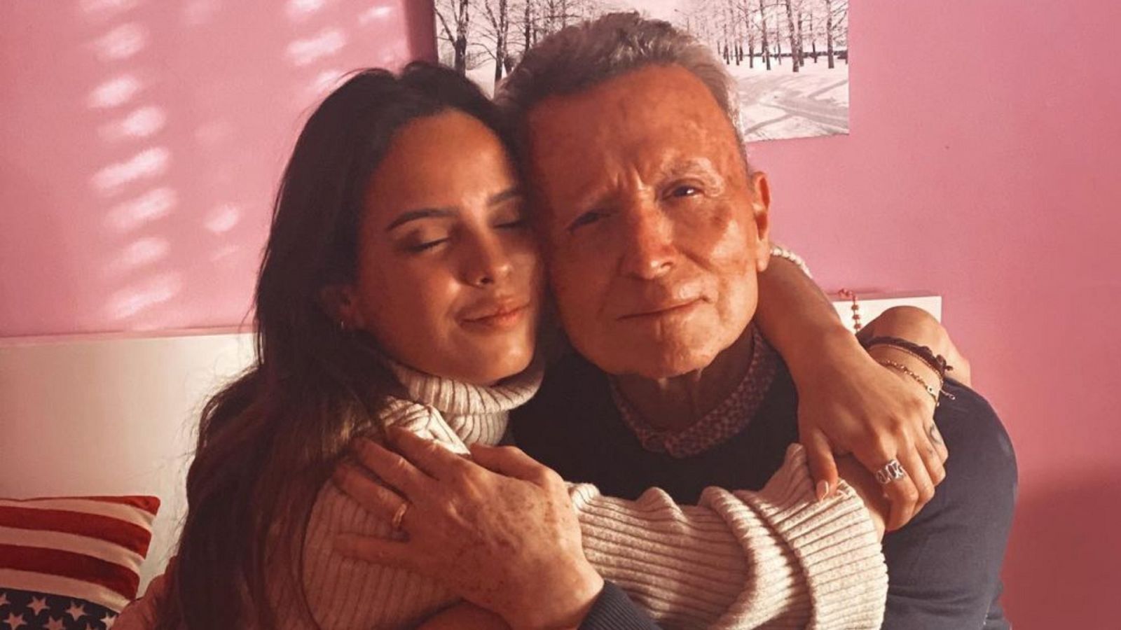 Gloria Camila sube una divertida foto con su 'papito' Ortega Cano
