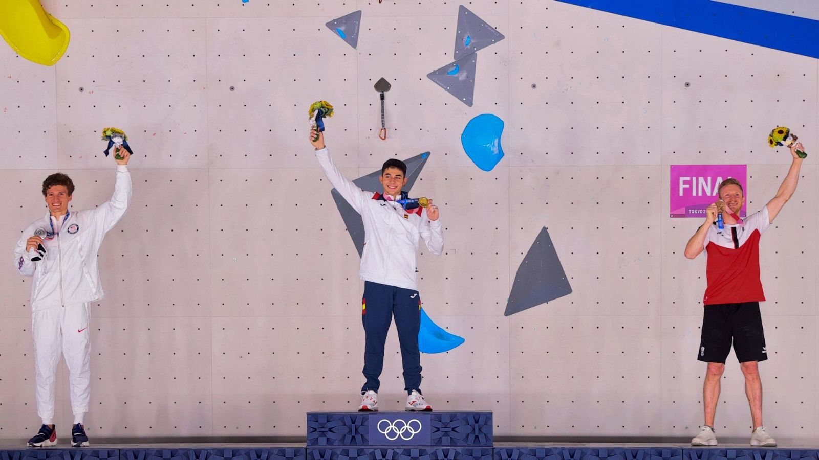 Alberto Ginés, medalla de oro en escalada