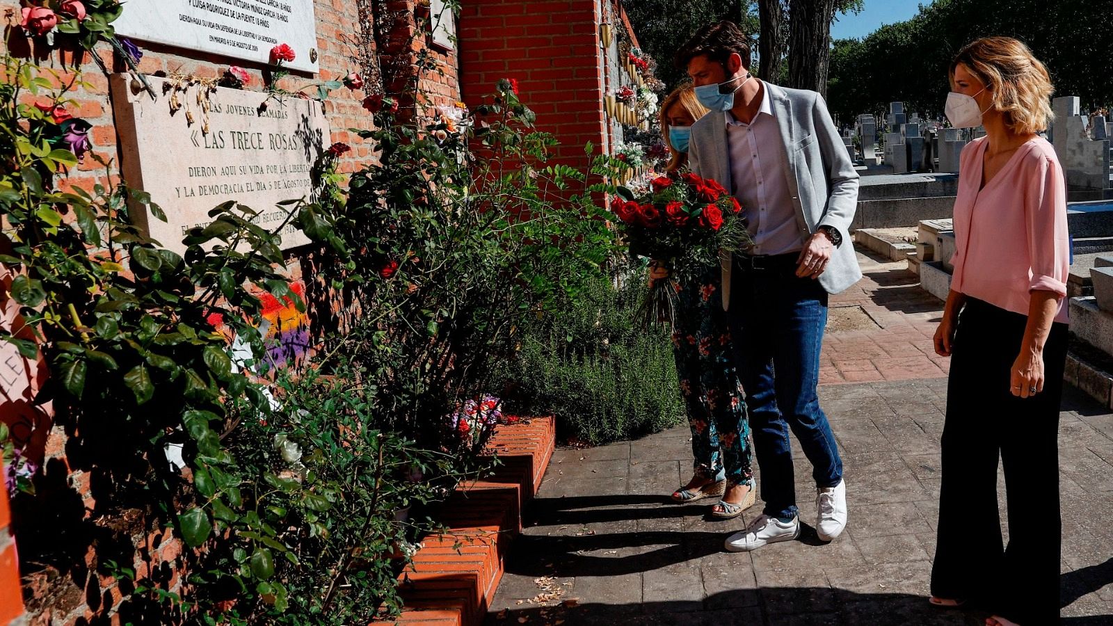 La portavoz del PSOE en la Asamblea de Madrid, Hana Jalloul, asiste al homenaje a las Trece Rosas