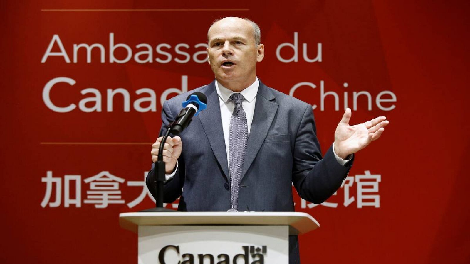 Jim Nickel, encargado de Negocios de la Embajada de Canadá en Beijing, habla en la embajada en Beijing mientras un tribunal de Dandong dictamina sobre el caso de Michael Spavor, acusado de espionaje en junio de 2019, China 11 de agosto de 2021.