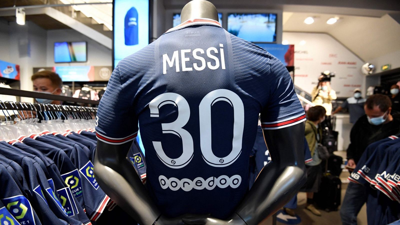 oportunidad Bonito Caballo Agotada la camiseta del PSG con el 30 de Leo Messi