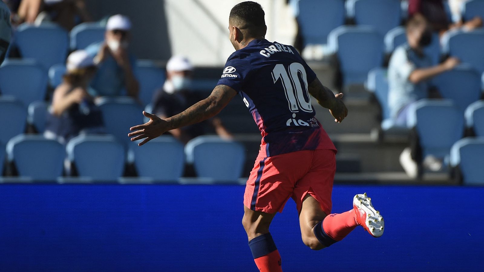 Ángel Correa ante el Celta