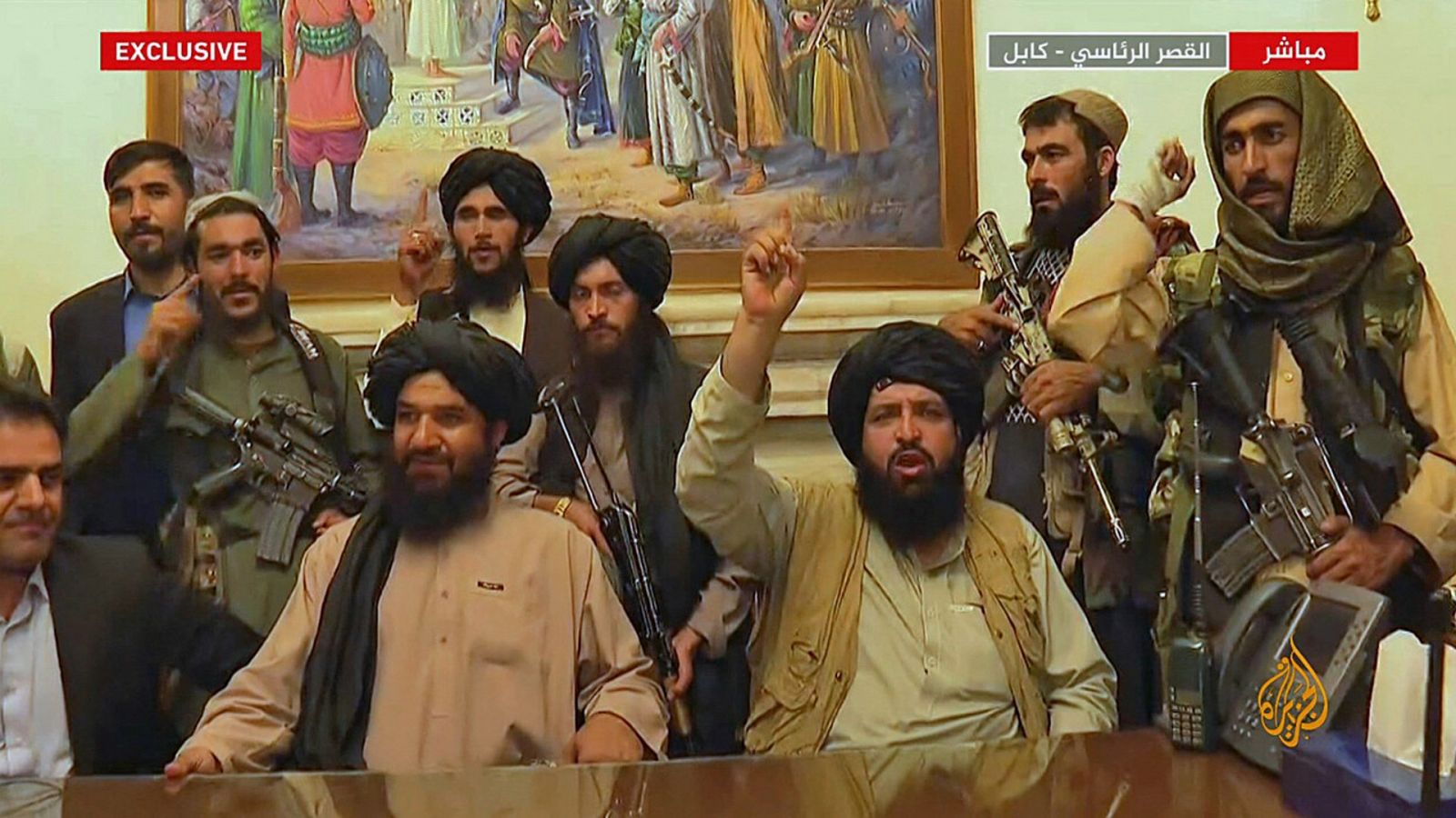 Imagen tomada de la cadena de televisión catarí Al Jazeera: talibanes toman el control del palacio presidencial en Kabul, Afganistán. AL JAZEERA / AFP
