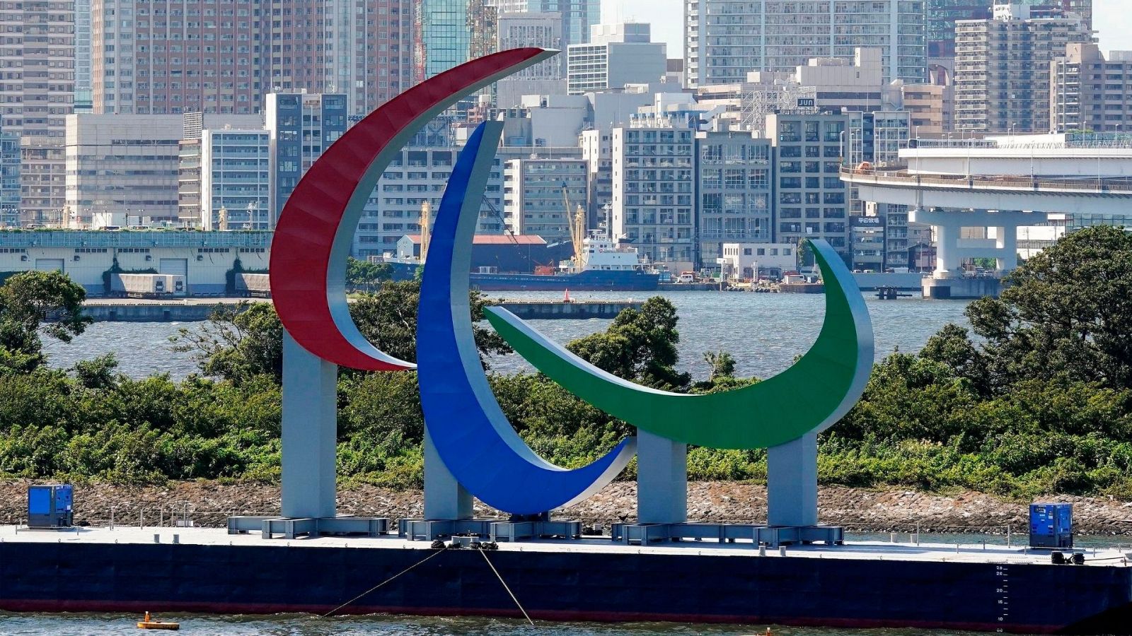 El logo de los Juegos Paralímpicos en la Bahía de Tokyo 2020