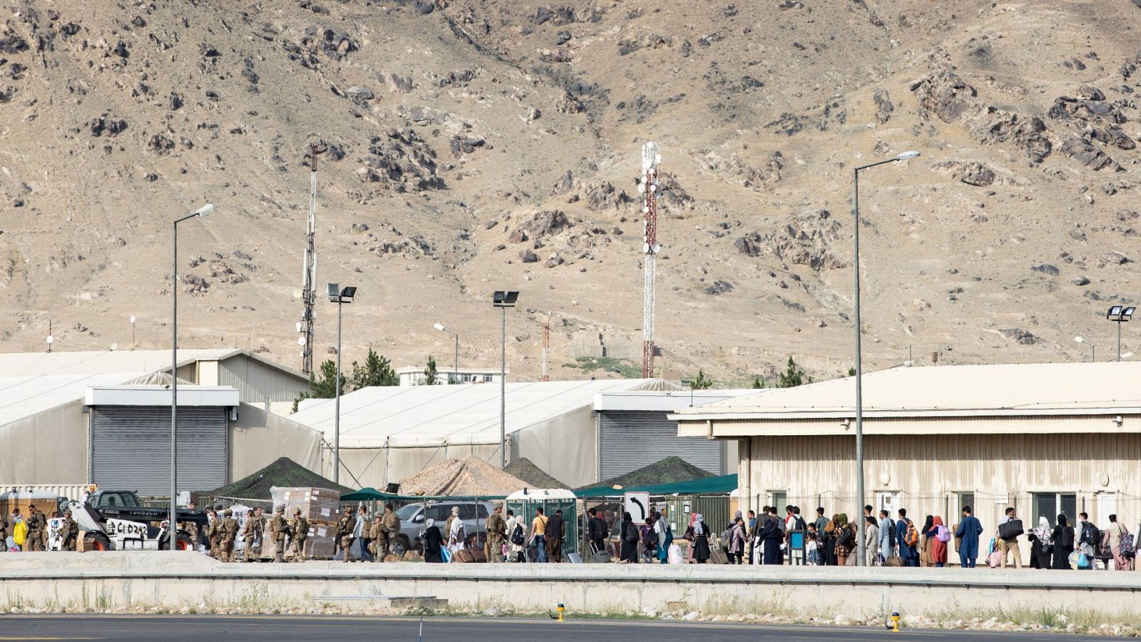 Ciudadanos australianos en el aeropuerto de Kabul