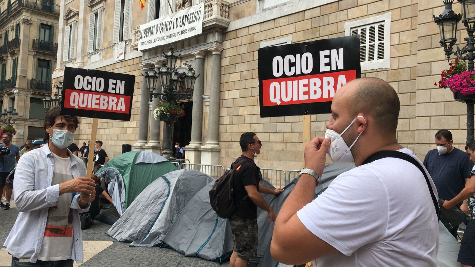 La patronal de l'oci nocturn acampa a Sant Jaume per reclamar la reobertura