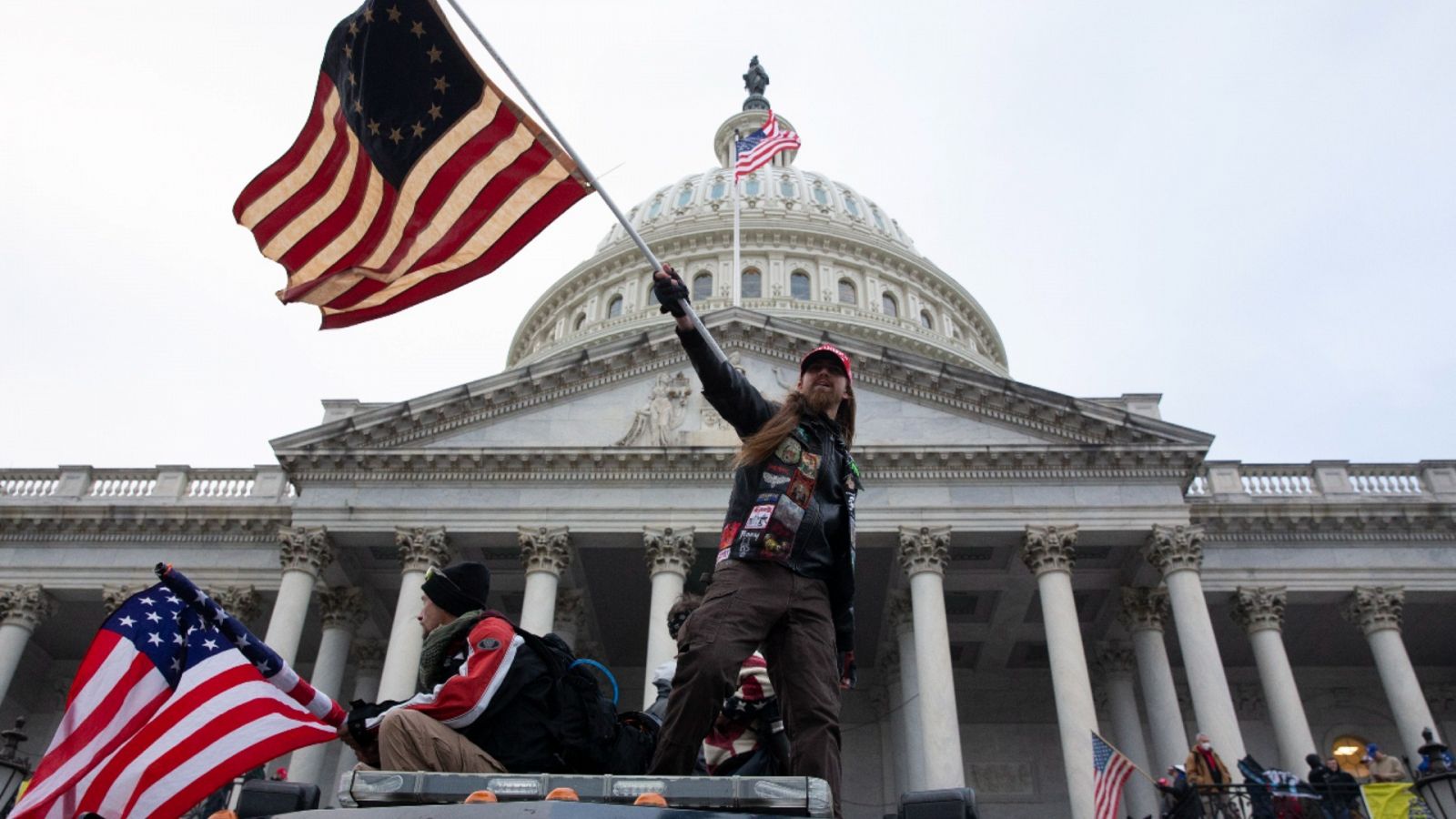 Imagen de archivo del 6 de enero de 2021 de partidarios de Donald Trump asaltando el Capitolio de Estados Unidos.