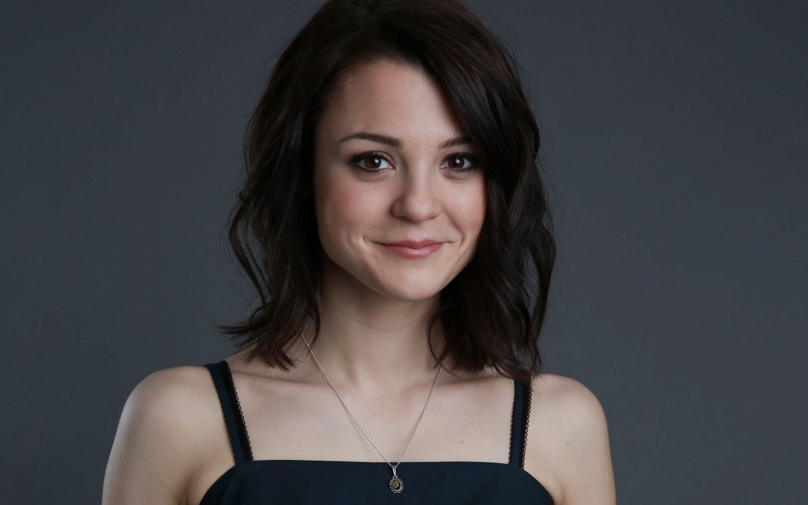 La actriz Kathryn Prescott es famosa por la serie 'Skins'