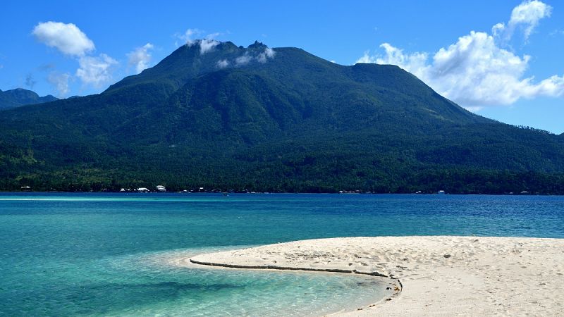 Vistas de Camiguín desde White Island