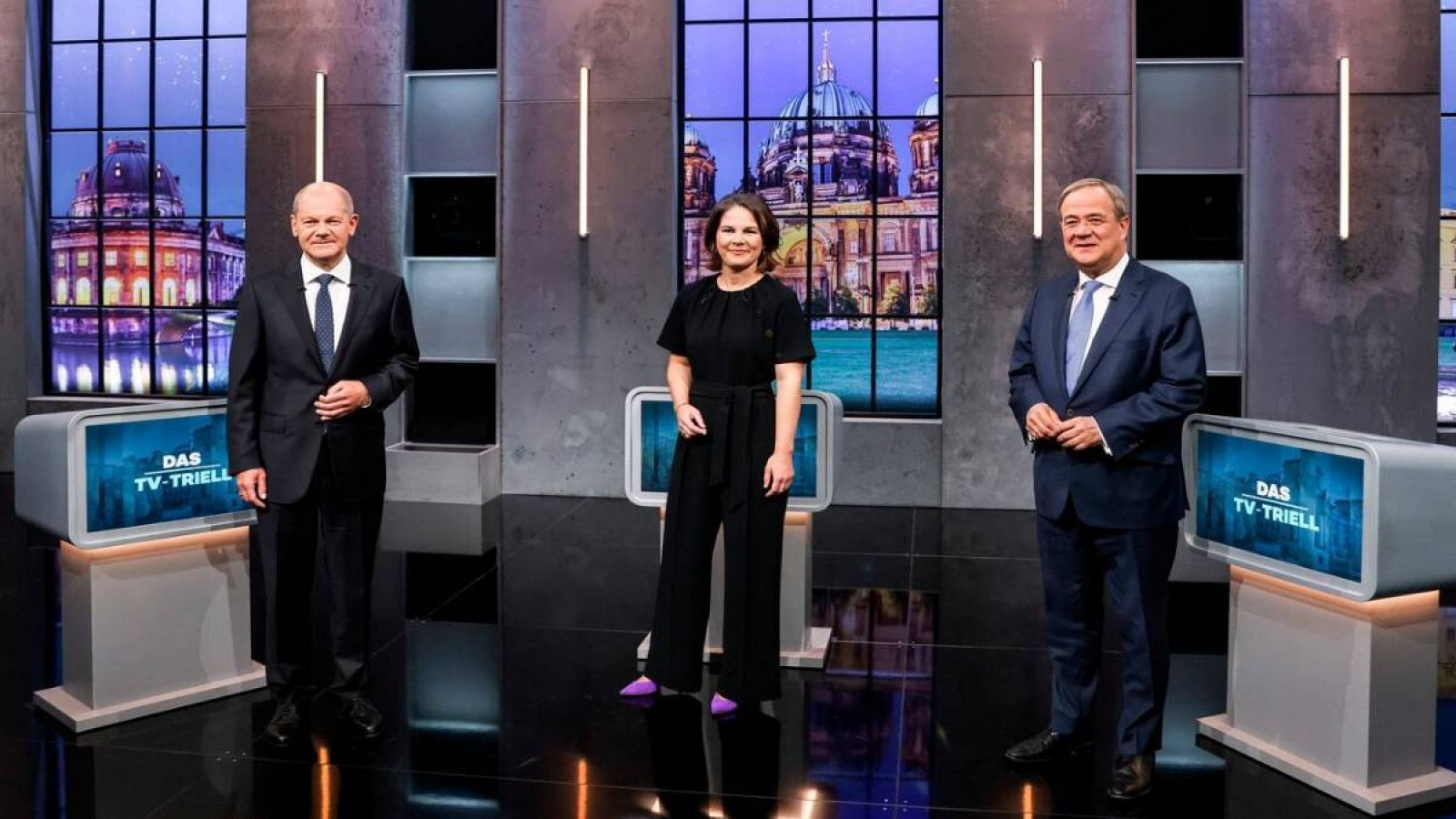 El presidente del partido Unión Democrática (CDU) y principal candidato para las próximas elecciones federales Armin Laschet (R), el copresidente del Partido Verde (Die Gruenen) y máxima candidata para las próximas elecciones federales Annalena Baerb