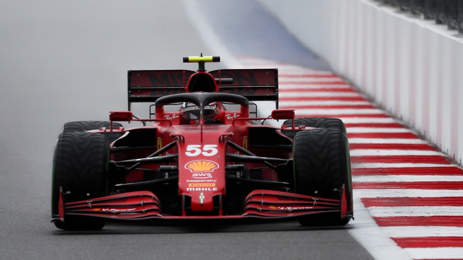 Carlos Sainz durante los entrenamientos en Sochi.